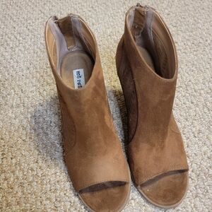 Not Rated Women's Tan Suede Peep-Toe Boots Size 6